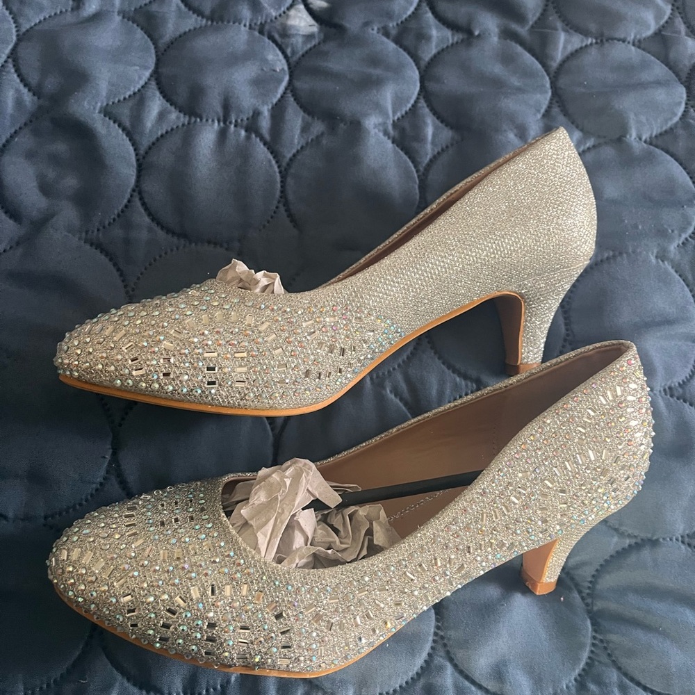 Crystal Embellished Silver Women's Dress Pumps